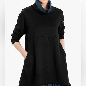 Black Women's Sweater with Pockets